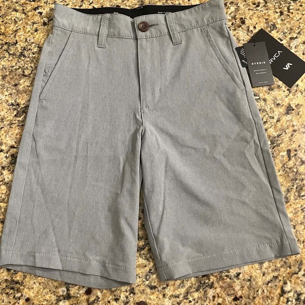 Boys RVCA hybrid performance broadsheet/walkshort size 23 (boys 6/7)